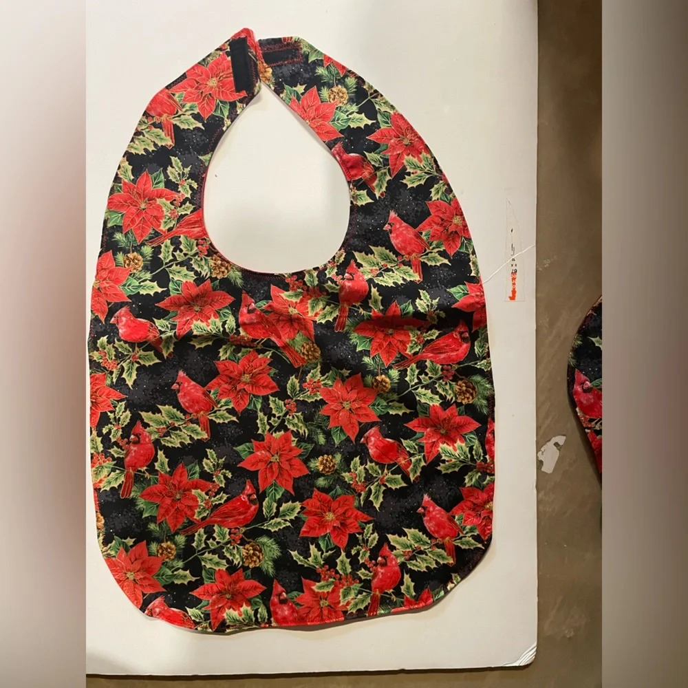 Holiday Floral Bib Set